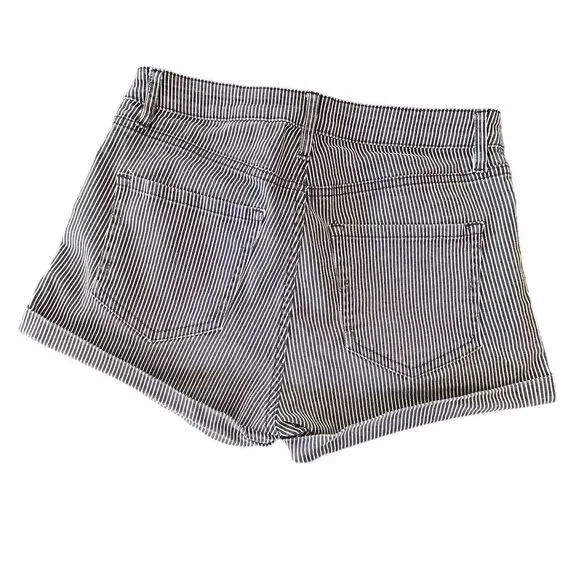 H&M Women's Size 4 Blue & White Striped Denim Cut-Off Shorts - Picture 5 of 6